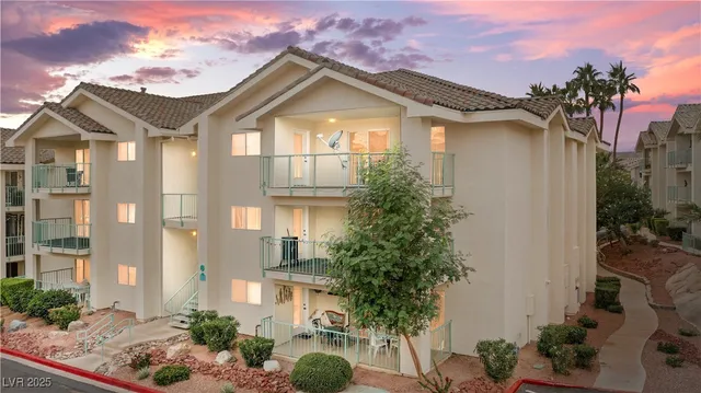 $140,900 | 3550 Bay Sands Drive, Unit 3048, Laughlin, NV 89029