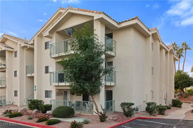 $140,900 | 3550 Bay Sands Drive, Unit 3048, Laughlin, NV 89029