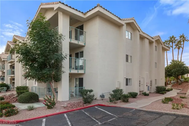 $140,900 | 3550 Bay Sands Drive, Unit 3048, Laughlin, NV 89029