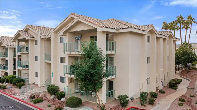 $140,900 | 3550 Bay Sands Drive, Unit 3048, Laughlin, NV 89029