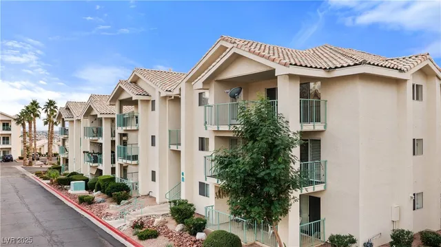 $140,900 | 3550 Bay Sands Drive, Unit 3048, Laughlin, NV 89029