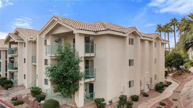 $140,900 | 3550 Bay Sands Drive, Unit 3048, Laughlin, NV 89029