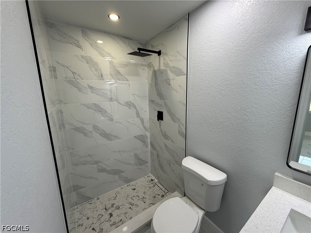 2008 Lotus Road Fort Myers, FL 33905 - Photo 16 of 29 Gallery Image 16