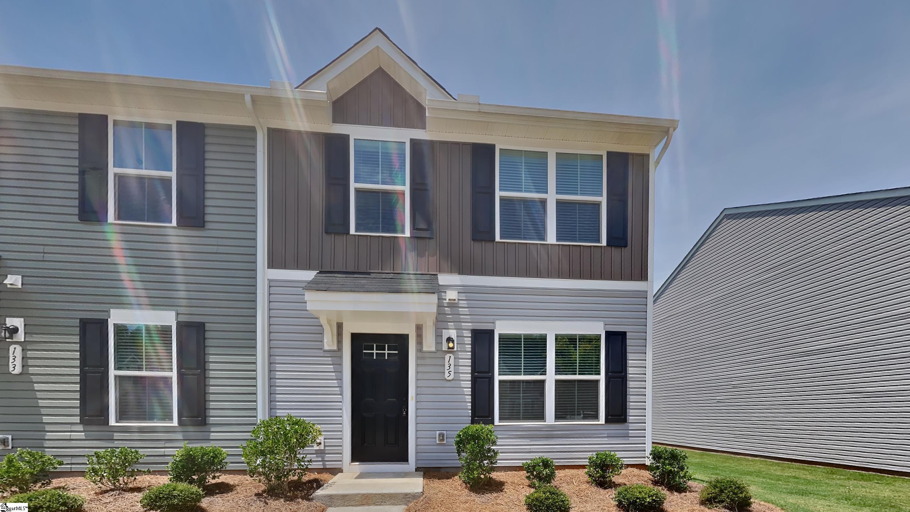 135 Fernside Court Greenville, SC 29617 - Photo 1 of 11