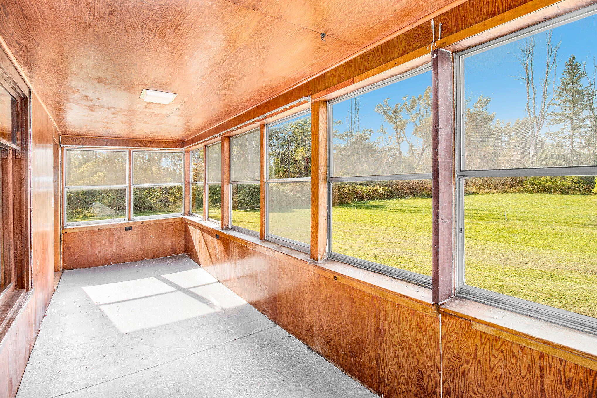 111 Bell Street Cheboygan, MI 49721 - Photo 20 of 27 Enclosed Porch