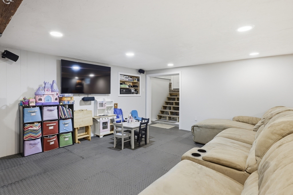 8 Maple Road Westford, MA 01886 - Photo 19 of 35