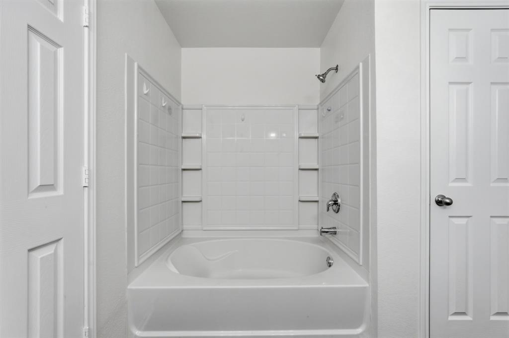 1333 Gayle Street Burleson, TX 76028 - Photo 25 of 33