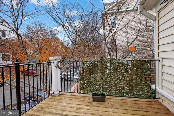 $629,000 | 8866 Ashgrove House Lane, Unit 201, Vienna, VA 22182
