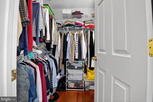 $629,000 | 8866 Ashgrove House Lane, Unit 201, Vienna, VA 22182