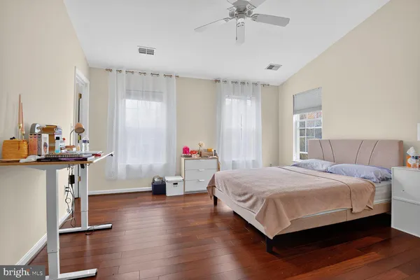 $629,000 | 8866 Ashgrove House Lane, Unit 201, Vienna, VA 22182