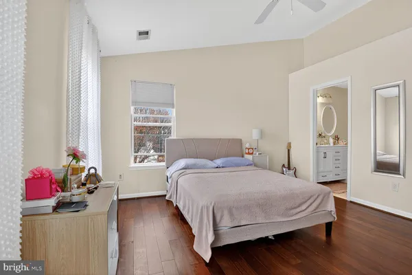 $629,000 | 8866 Ashgrove House Lane, Unit 201, Vienna, VA 22182