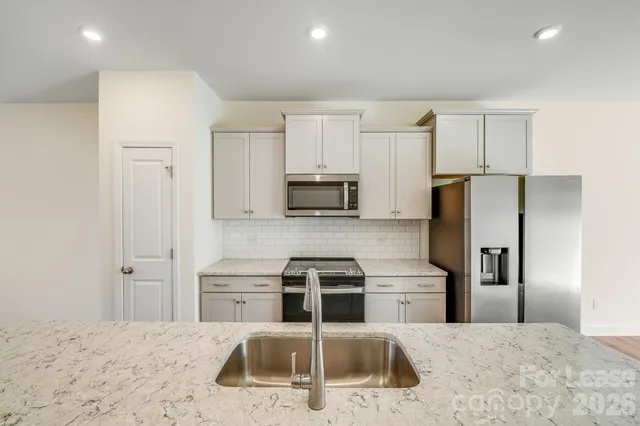 $2,295 | 334 Simeon Drive, Charlotte, NC 28208