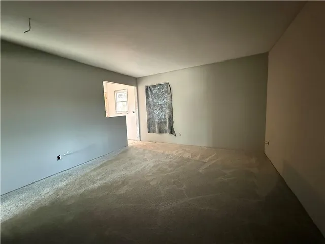 $249,900 | 9600 North Campbell Drive, Kansas City, MO 64155