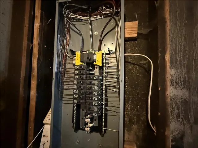 $249,900 | 9600 North Campbell Drive, Kansas City, MO 64155