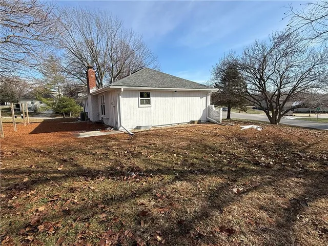 $249,900 | 9600 North Campbell Drive, Kansas City, MO 64155