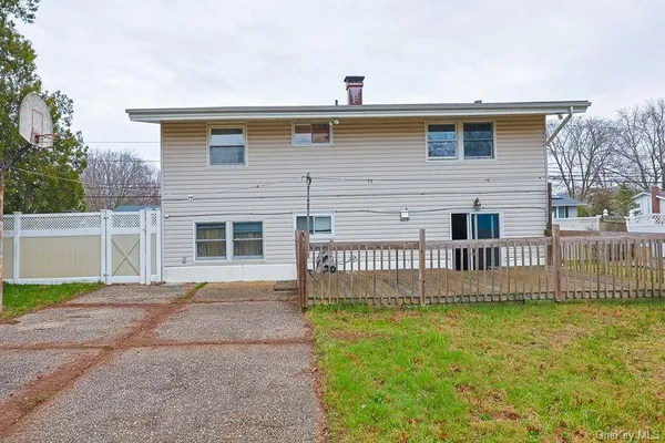 $589,000 | 376 Magnolia Drive, Selden, NY 11784