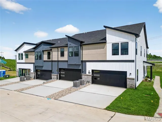 $418,582 | Under Constr Under Constr Evanston @ Lienemann Park Street, St. Charles, MO 63303