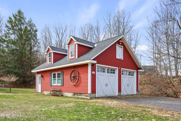 $940,000 | 100 Walling Road, Adams, MA 01220