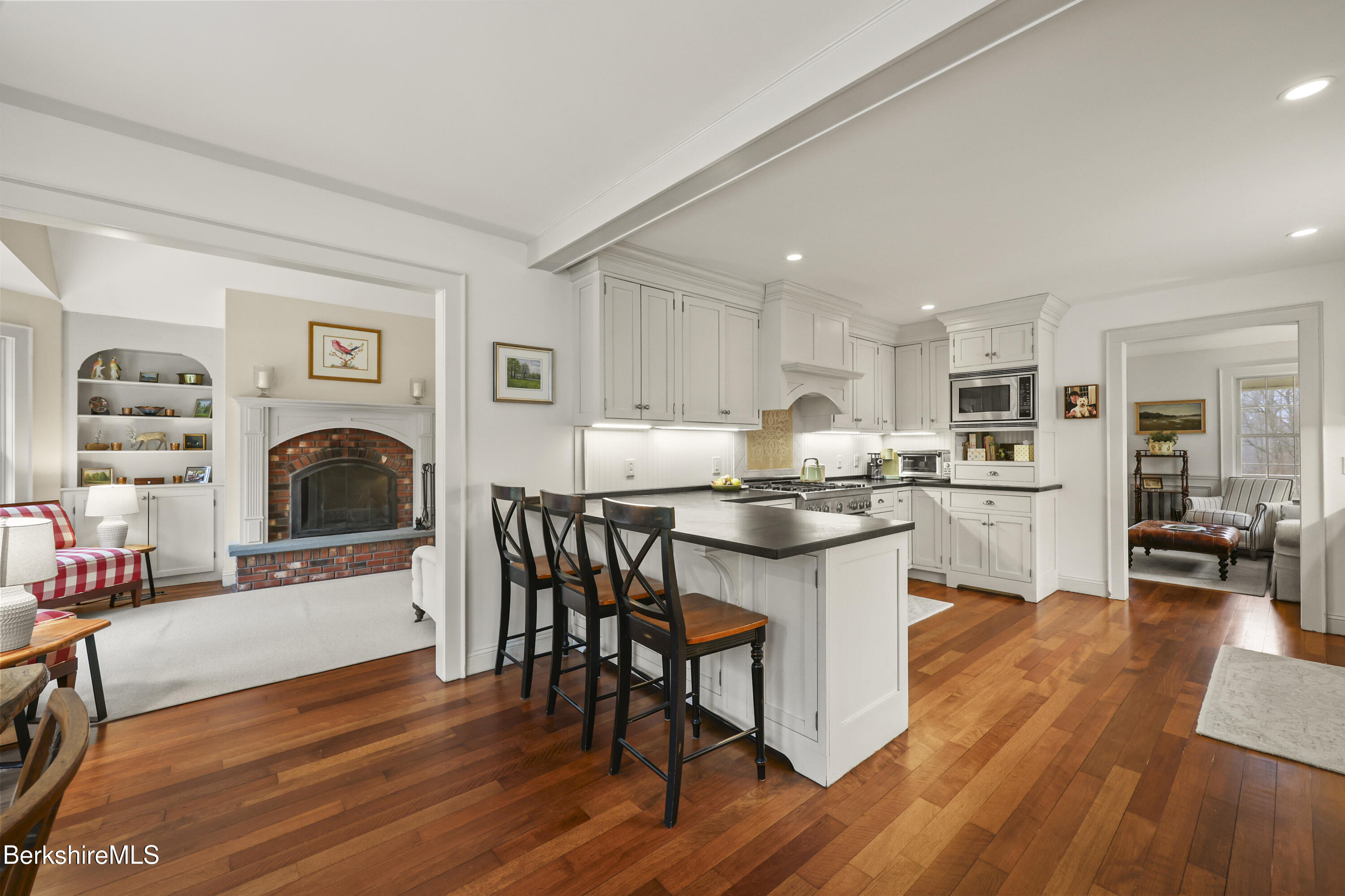 100 Walling Road Adams, MA 01220 - Photo 8 of 40 Bar Seating