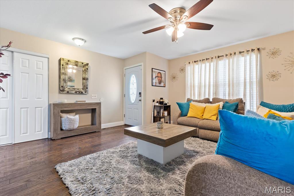 3809 Salvation Road Florissant, MO 63034 - Photo 2 of 35