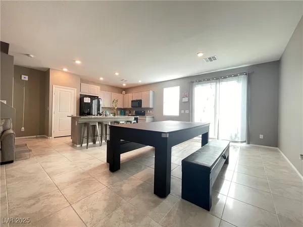 $2,930 | 9681 Eamont River Street, Las Vegas, NV 89178