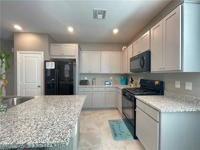 $2,930 | 9681 Eamont River Street, Las Vegas, NV 89178