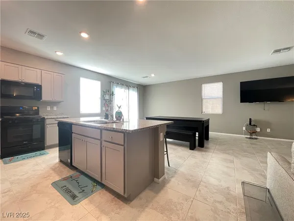 $2,800 | 9681 Eamont River Street, Las Vegas, NV 89178