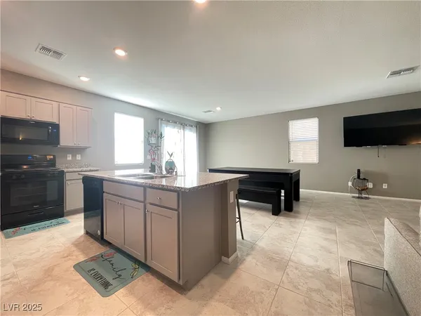 $2,800 | 9681 Eamont River Street, Las Vegas, NV 89178