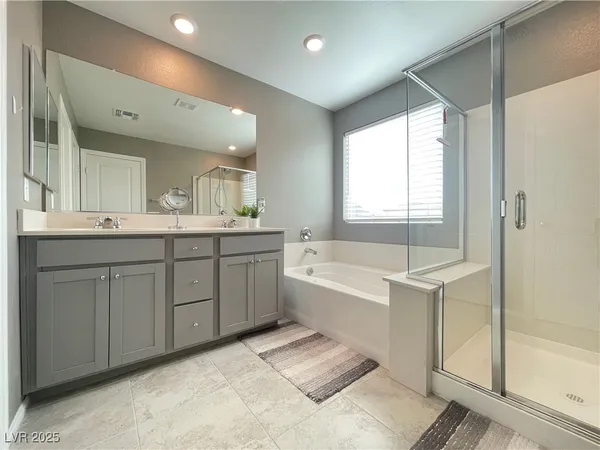 $2,800 | 9681 Eamont River Street, Las Vegas, NV 89178