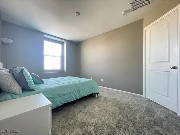 $2,800 | 9681 Eamont River Street, Las Vegas, NV 89178