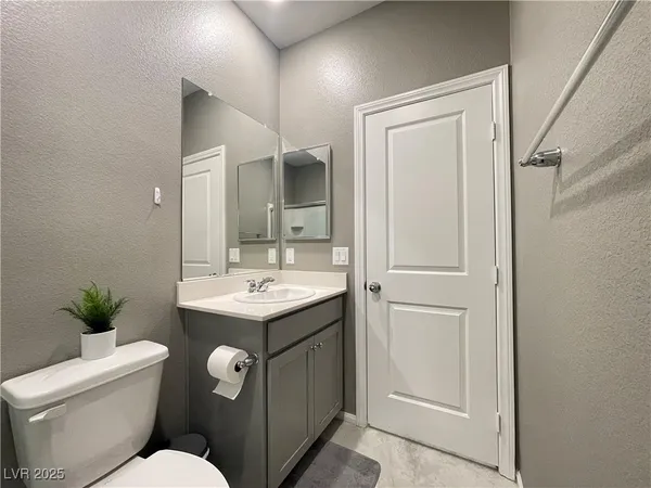 $2,800 | 9681 Eamont River Street, Las Vegas, NV 89178