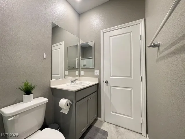 $2,930 | 9681 Eamont River Street, Las Vegas, NV 89178