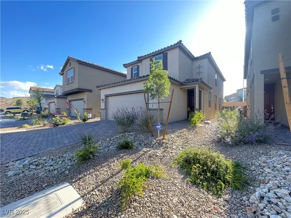$2,800 | 9681 Eamont River Street, Las Vegas, NV 89178
