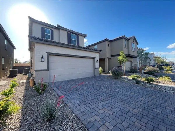 $2,800 | 9681 Eamont River Street, Las Vegas, NV 89178