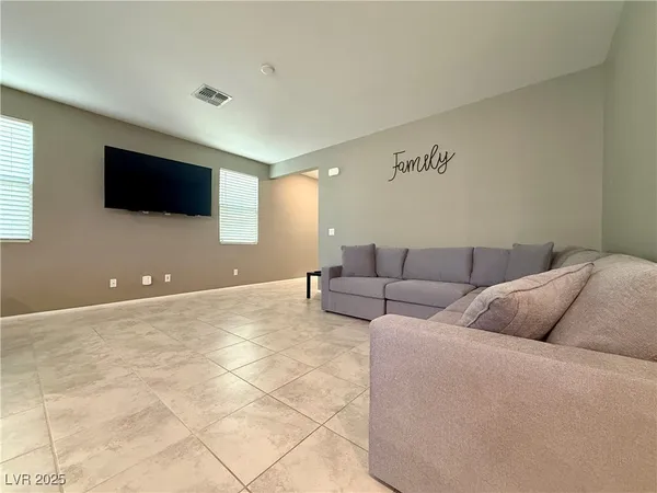 $2,800 | 9681 Eamont River Street, Las Vegas, NV 89178