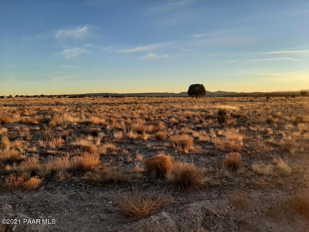 Lot 98 Juniperwood Ranch Williams, AZ 86046 - Photo 3 of 4 641