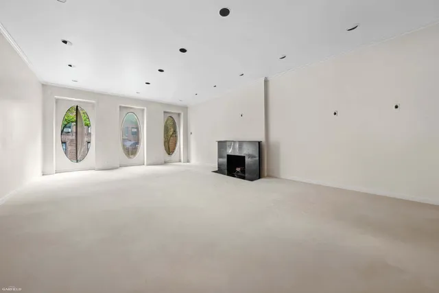 $5,750,000 | 251 East 71st Street | Lenox Hill