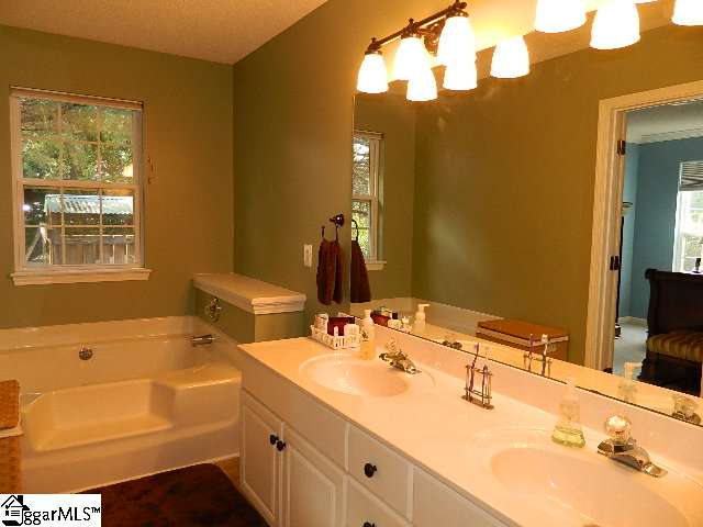 204 Poplar Ridge Road Simpsonville, SC 29681 - Photo 17 of 25 Gallery Image 17