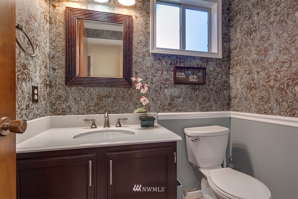 21509 Peter Grubb Road Southeast Renton, WA 98058 - Photo 11 of 15 Gallery Image 11