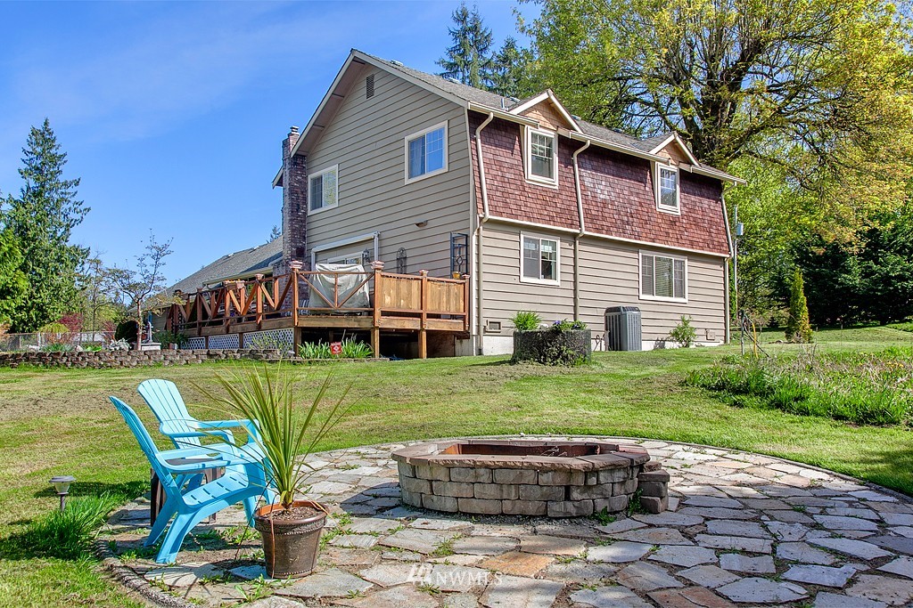 21509 Peter Grubb Road Southeast Renton, WA 98058 - Photo 13 of 15 Gallery Image 13