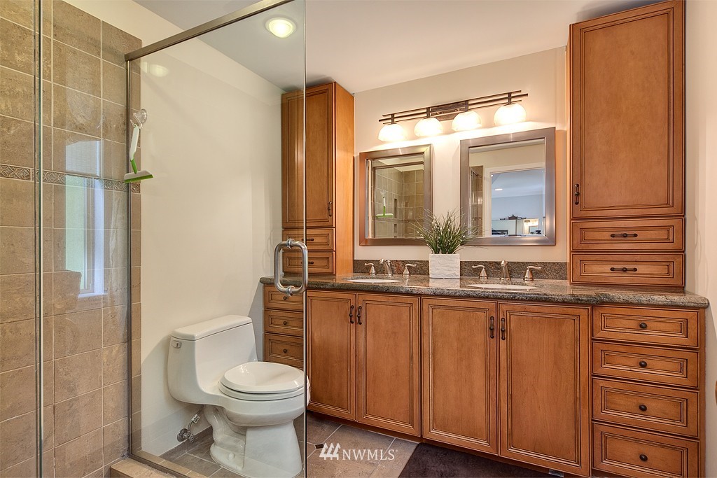 21509 Peter Grubb Road Southeast Renton, WA 98058 - Photo 9 of 15 Gallery Image 9