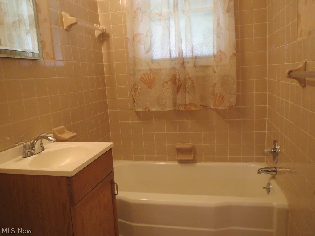 3436 Hearthstone Road Cleveland, OH 44134 - Photo 11 of 16 Gallery Image 11