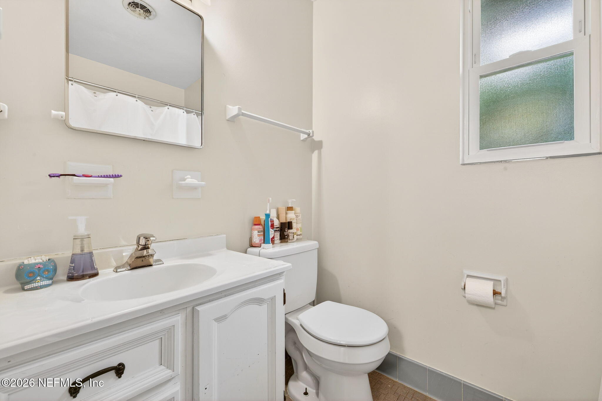4906 King Richard Road Jacksonville, FL 32210 - Photo 26 of 55 26-Guest Bathroom 1