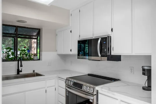 $325,000 | 3661 Gold Creek Lane, Sacramento, CA 95827
