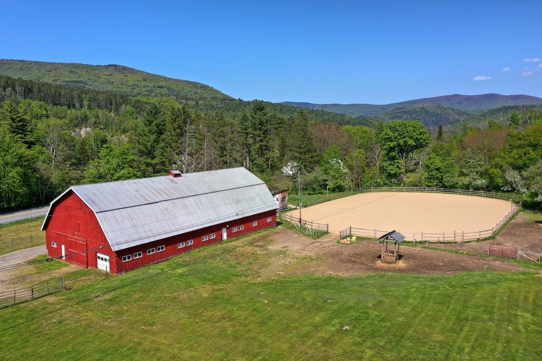 81 Corporation Road Rochester, VT 05767 - Photo 2 of 40