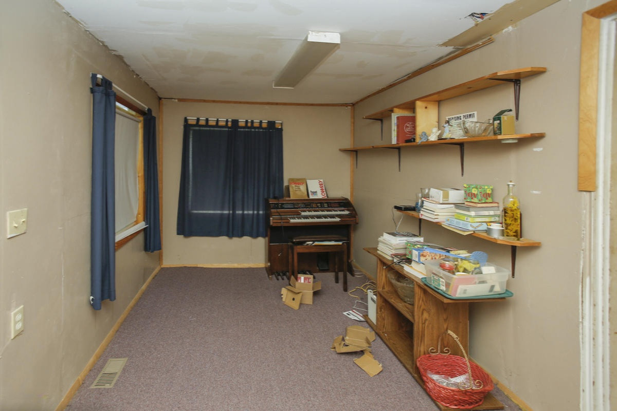 58039 Oak Park Road Three Rivers, MI 49093 - Photo 4 of 19 58039 oak park rd-104