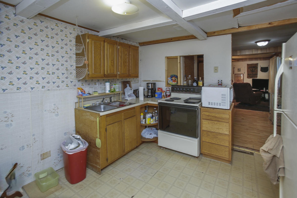58039 Oak Park Road Three Rivers, MI 49093 - Photo 8 of 19 58039 oak park rd-108