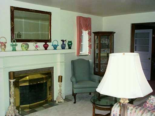2066 Brookfield Road Pittsburgh, PA 15243 - Photo 2 of 5