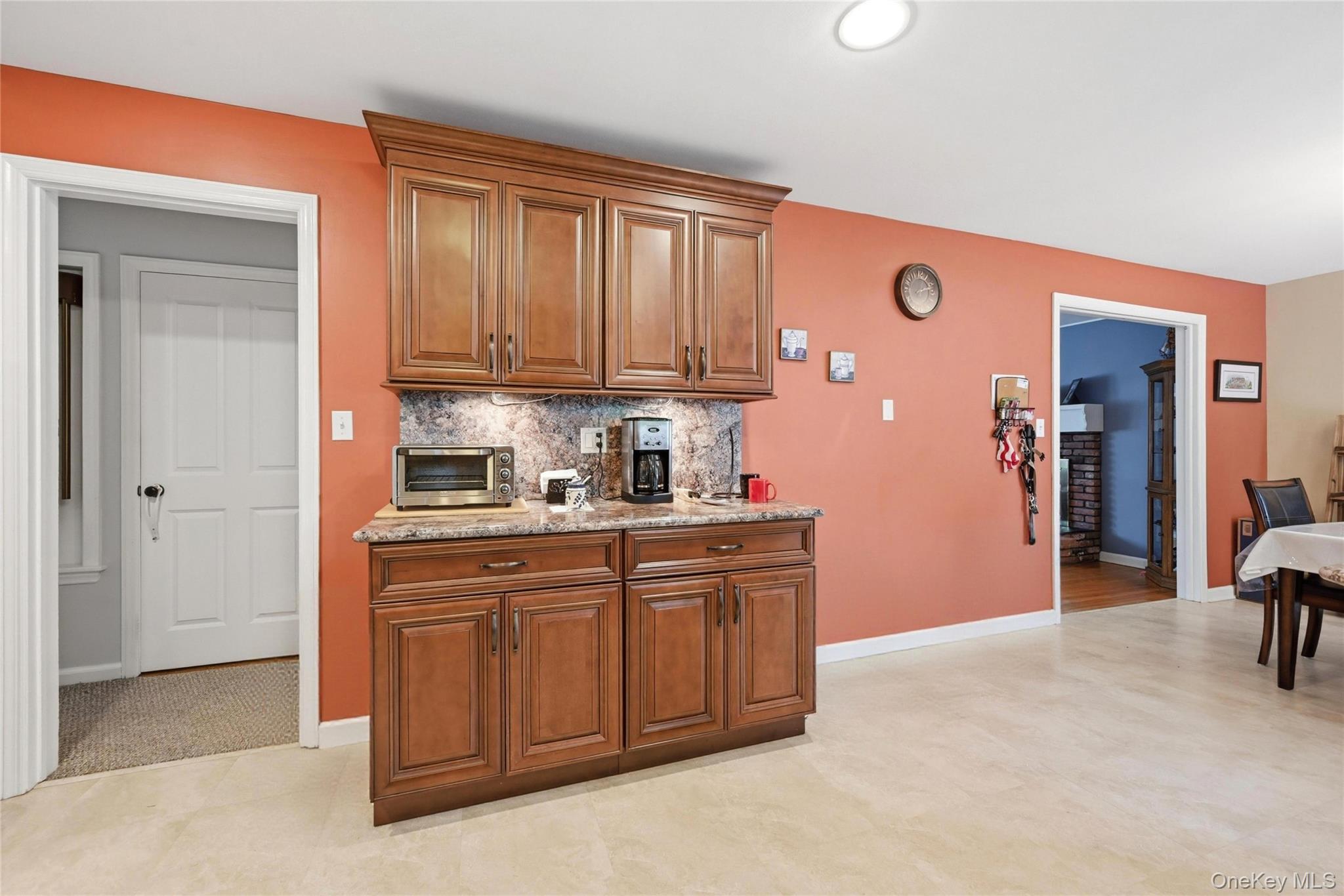 41 Lane Street Lindenhurst, NY 11757 - Photo 14 of 35 Coffee station