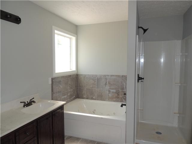 1174 Old Mack Road Clarksville, TN 37040 - Photo 2 of 19 Gallery Image 2